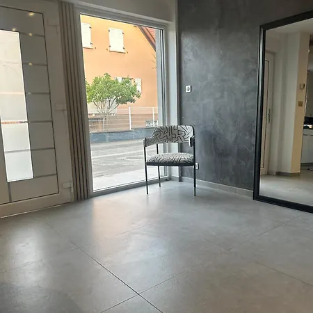 Grand Proche Colmar Au Calme Parking Wifi アパート *